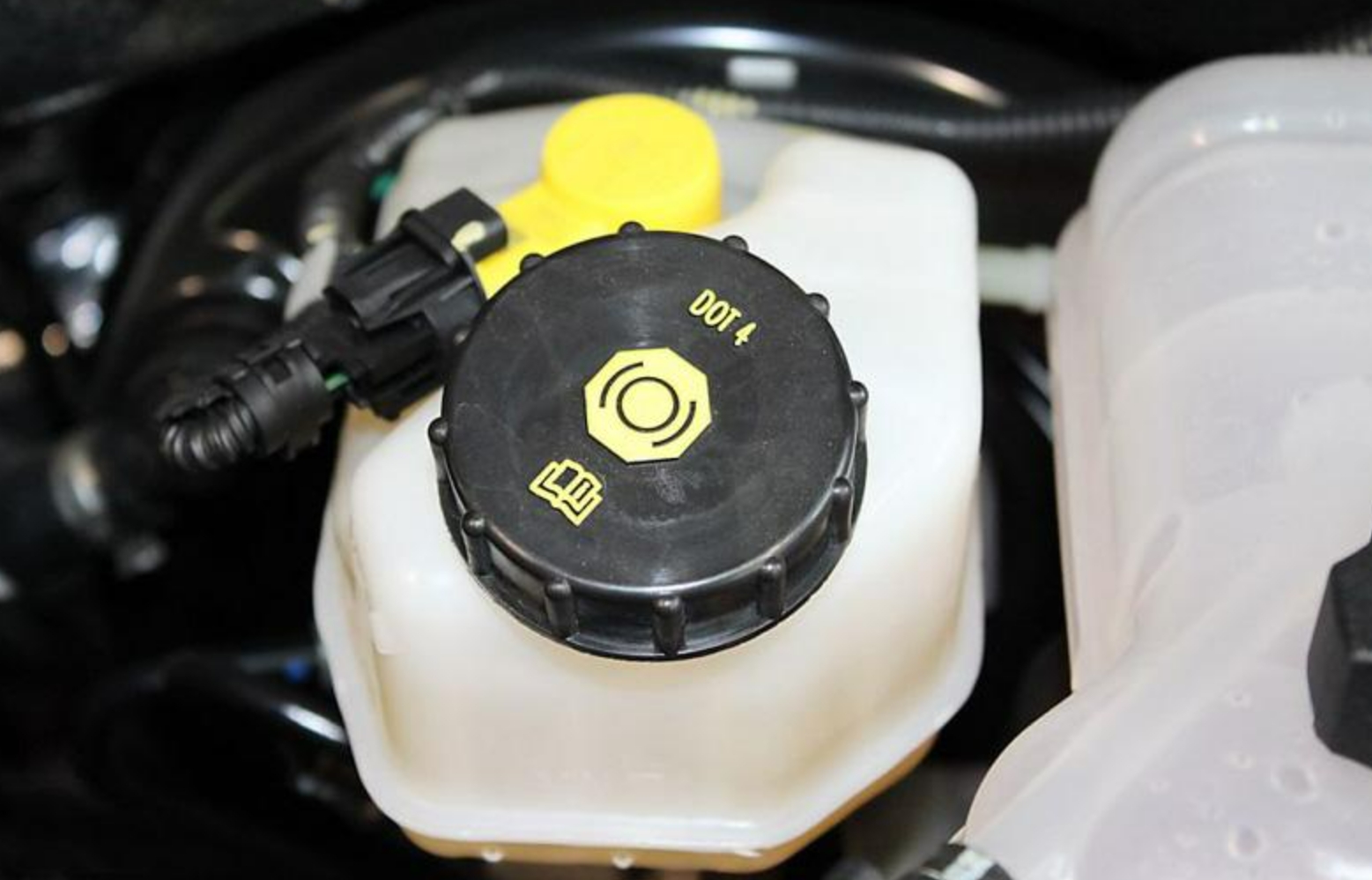 怎么檢查汽車?yán)鋮s液泄露情況